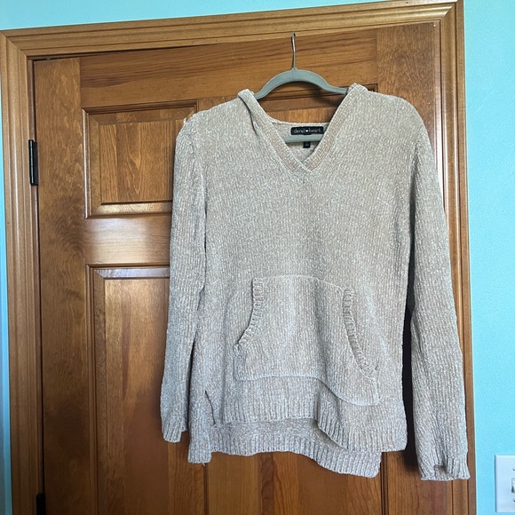 Super soft tan sweater - Picture 1 of 3